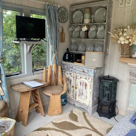 Birds And The Bees Summer House Endon Екстер'єр фото