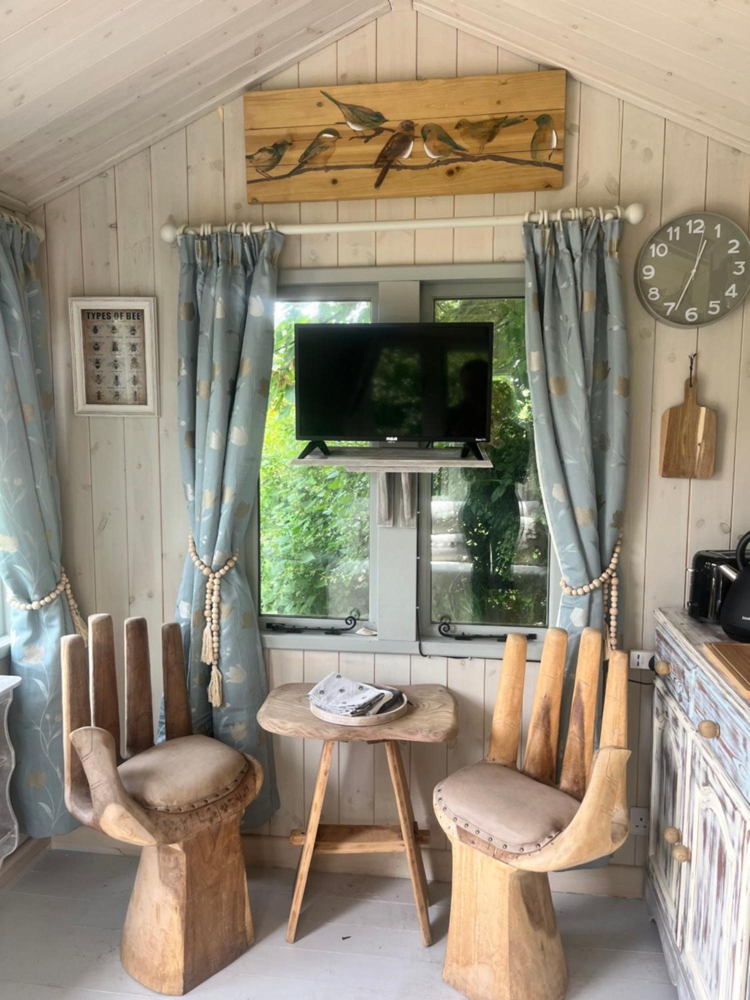 Birds And The Bees Summer House Endon Екстер'єр фото
