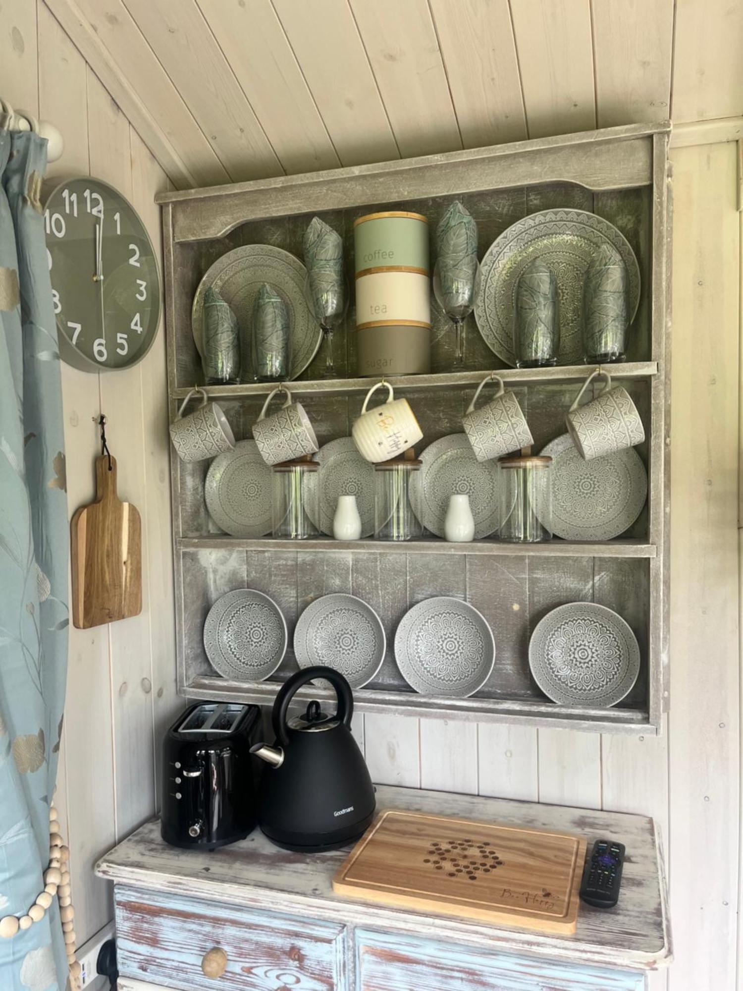 Birds And The Bees Summer House Endon Екстер'єр фото